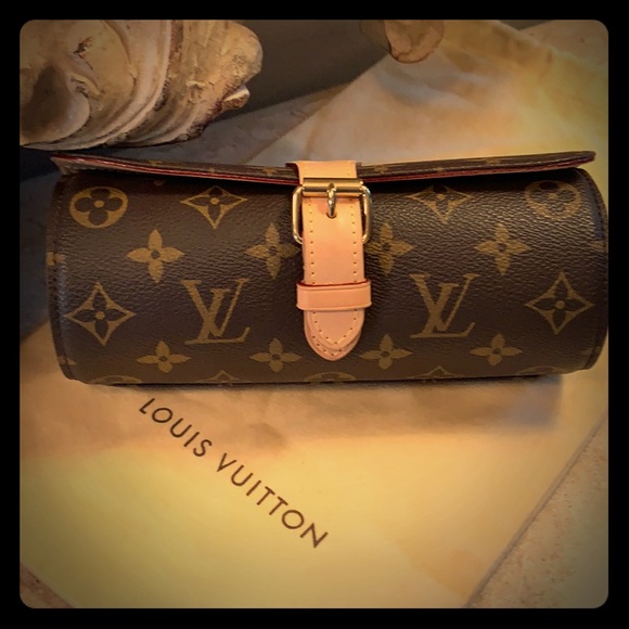 Louis Vuitton Accessories - Gorgeous Louis Vuitton monogram watch case.